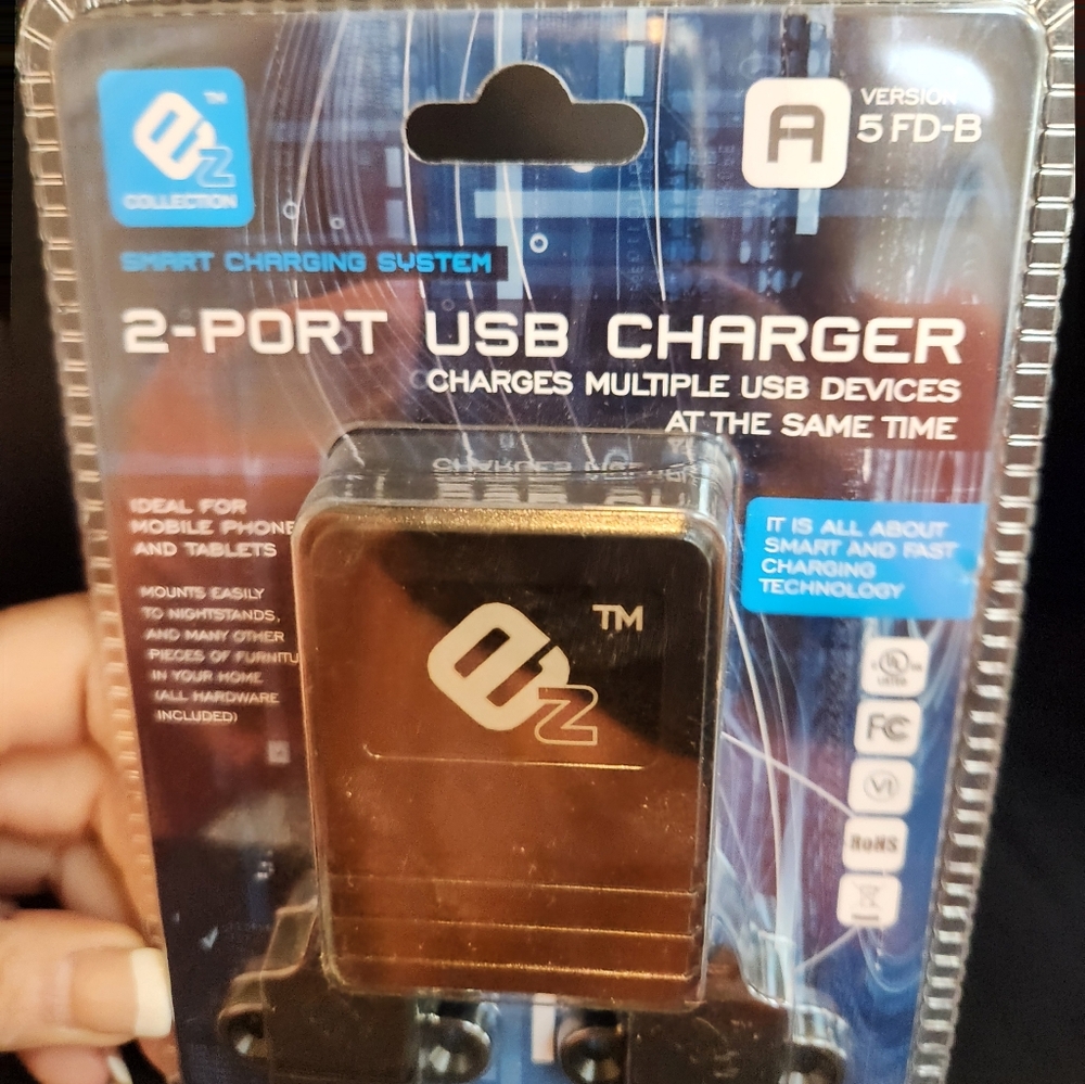 EZ 2-Port USB Charger, NIP